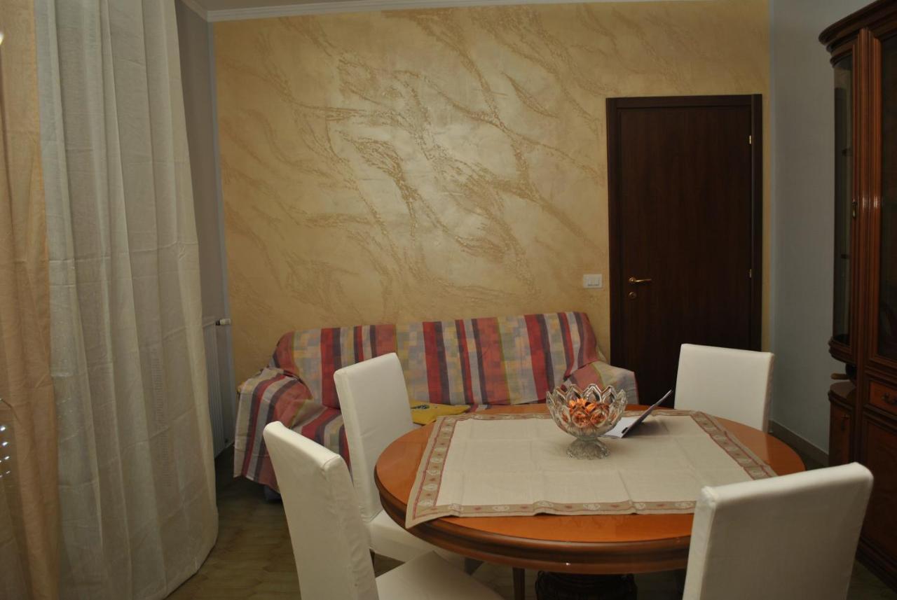 La Primula Apartment Ceparana Exterior photo